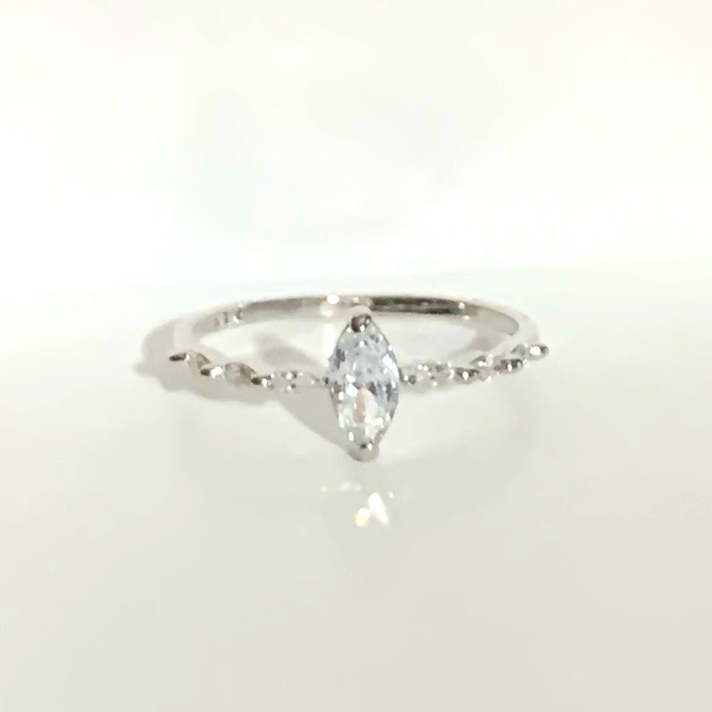 Charmed aroma ring from frozen collection